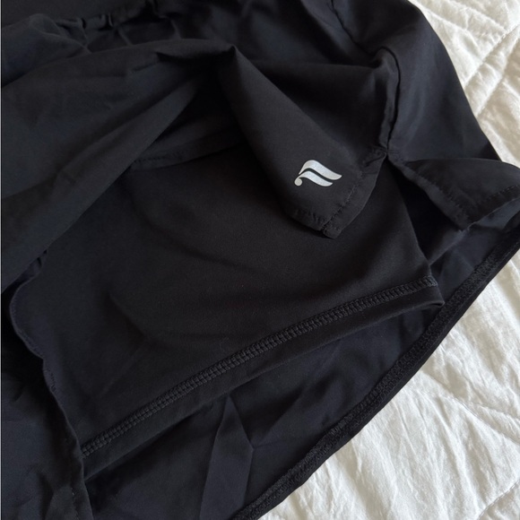 Fabletics Shorts - Picture 3 of 4